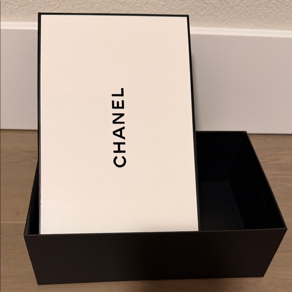 CHANEL Monochrome Gift Box